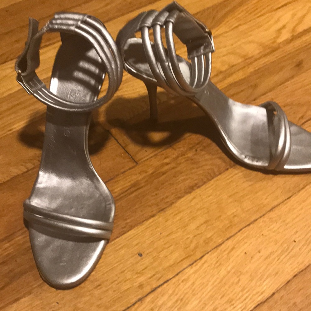 Sandals - Picture 2 of 4